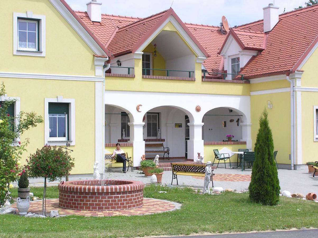 Arkadenhof Flasch Worterberg Екстер'єр фото